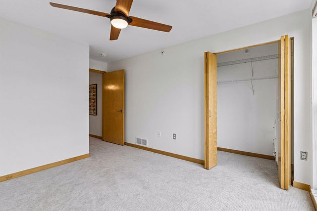 2566 Ellis Avenue 404, Saint Paul, MN 55114