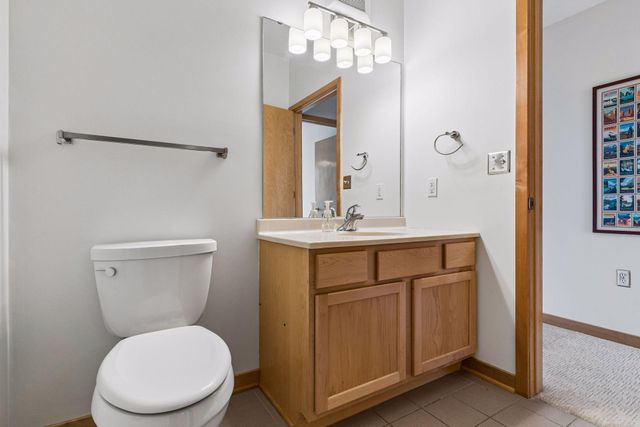 2566 Ellis Avenue 404, Saint Paul, MN 55114