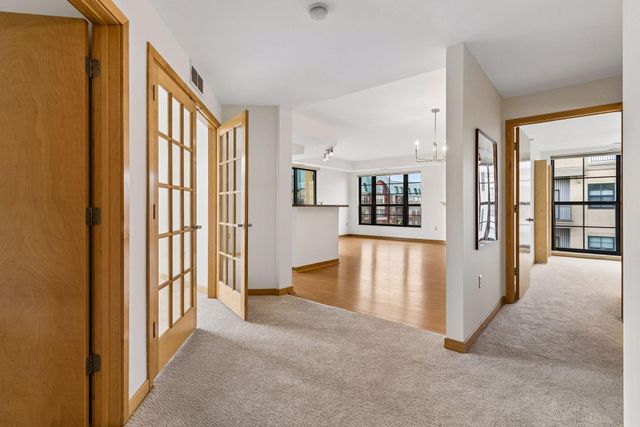 2566 Ellis Avenue 404, Saint Paul, MN 55114