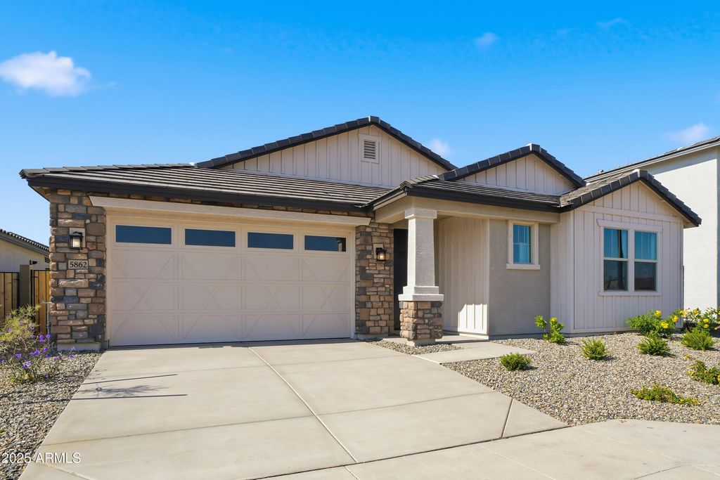 5862 N 193rd Avenue, Litchfield Park, AZ 85340