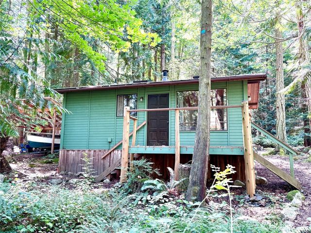 153 Chinook Way, Center Island, WA 98221