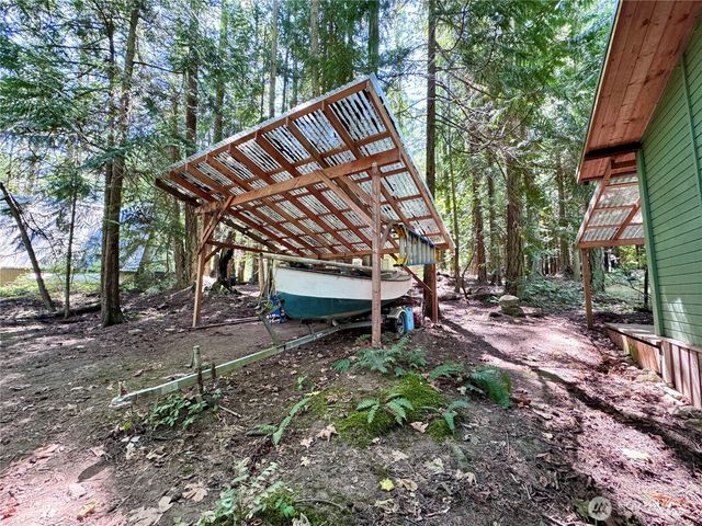 153 Chinook Way, Center Island, WA 98221