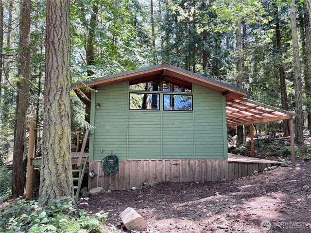153 Chinook Way, Center Island, WA 98221