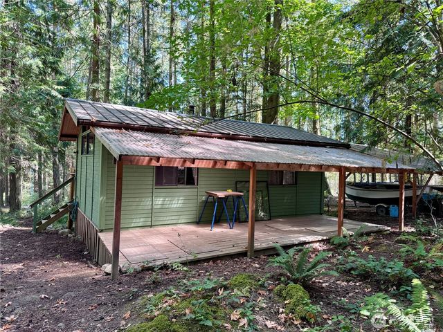 153 Chinook Way, Center Island, WA 98221