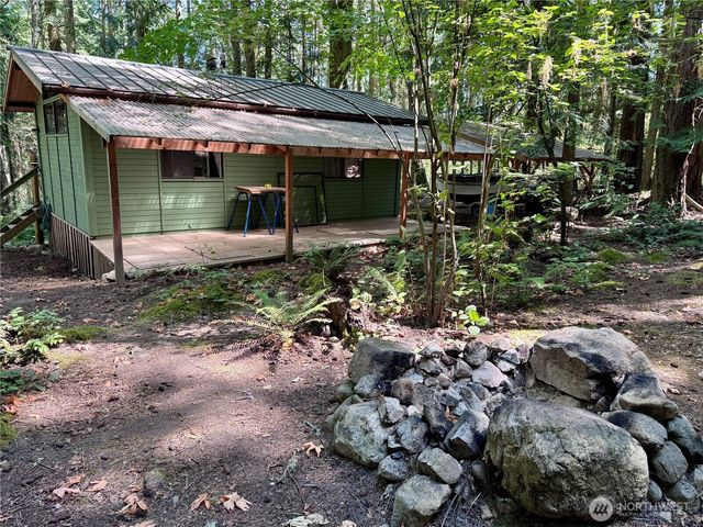 153 Chinook Way, Center Island, WA 98221