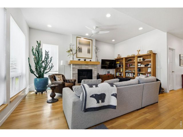 340 McConnell Dr, Lyons, CO 80540
