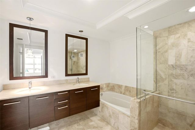 1350 MAIN STREET 707, Sarasota, FL 34236