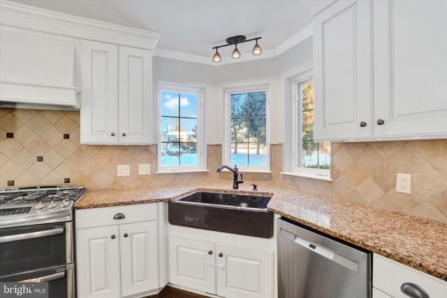 2185 BRIGADIER DR, York, PA 17404