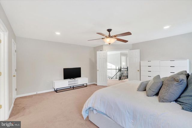 2185 BRIGADIER DR, York, PA 17404