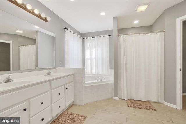 2185 BRIGADIER DR, York, PA 17404