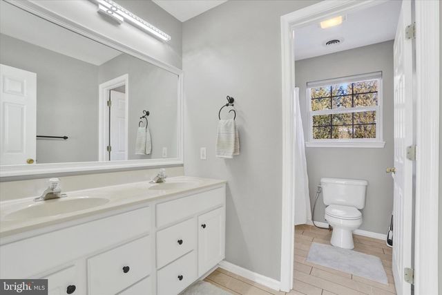 2185 BRIGADIER DR, York, PA 17404