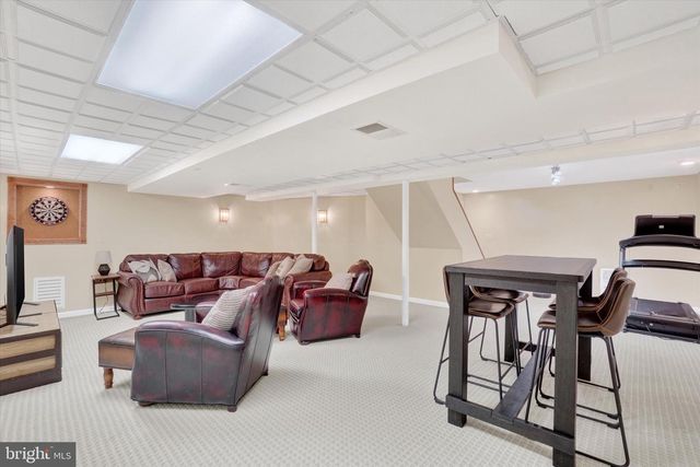 2185 BRIGADIER DR, York, PA 17404