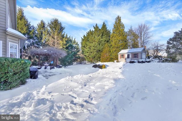 2185 BRIGADIER DR, York, PA 17404