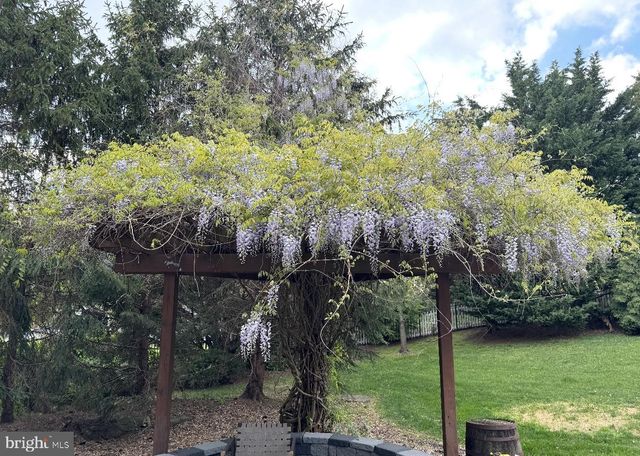 2185 BRIGADIER DR, York, PA 17404