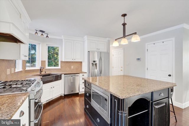 2185 BRIGADIER DR, York, PA 17404