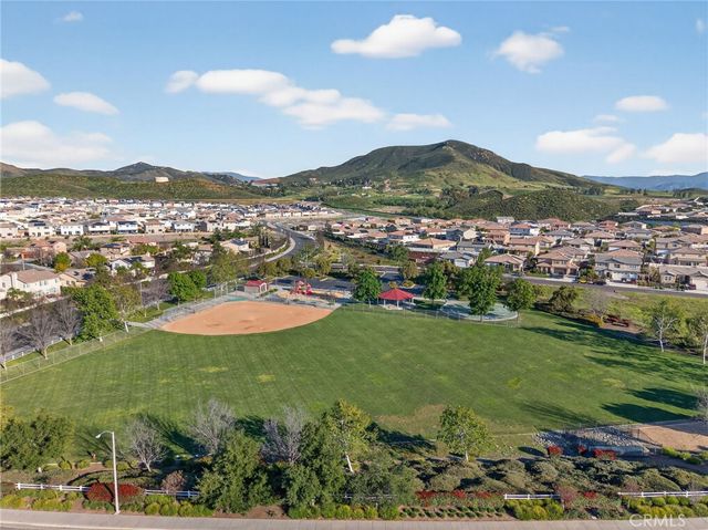 33134 Celadon Avenue, Winchester, CA 92596