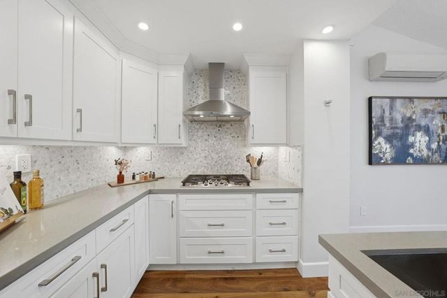 2676 Illion, San Diego, CA 92110