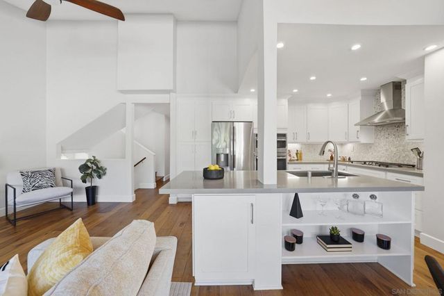 2676 Illion, San Diego, CA 92110