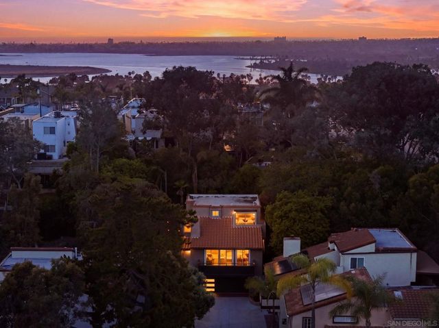 2676 Illion, San Diego, CA 92110