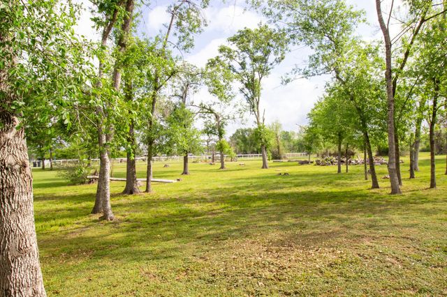 40411 Bosque Rd, Hempstead, TX 77445