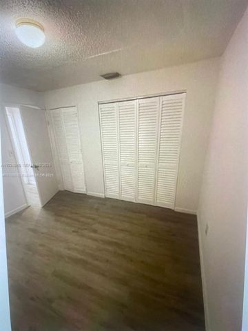 10805 SW 4th St 4, Sweetwater, FL 33174