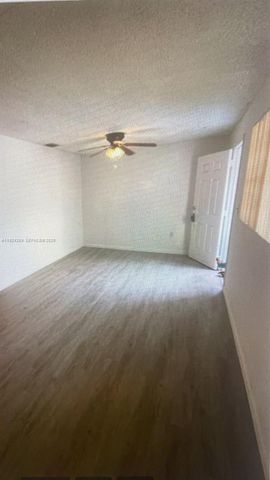 10805 SW 4th St 4, Sweetwater, FL 33174