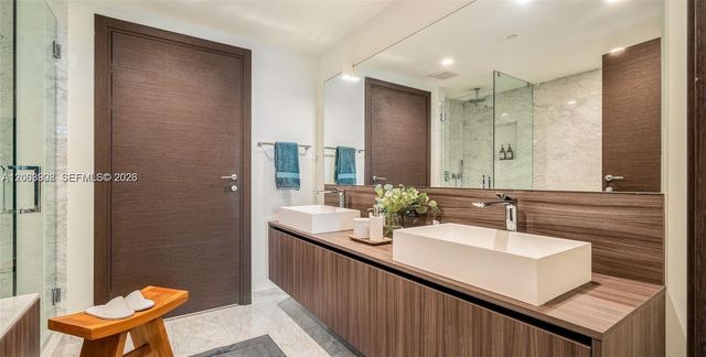 1000 Brickell Plaza 2711, Miami, FL 33131