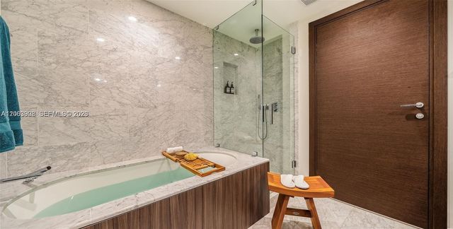 1000 Brickell Plaza 2711, Miami, FL 33131