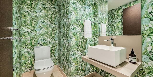 1000 Brickell Plaza 2711, Miami, FL 33131
