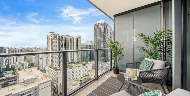 1000 Brickell Plaza 2711, Miami, FL 33131