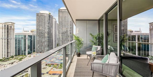 1000 Brickell Plaza 2711, Miami, FL 33131