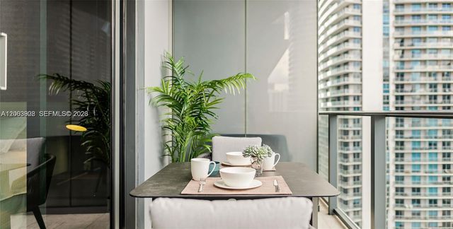 1000 Brickell Plaza 2711, Miami, FL 33131