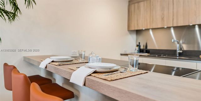 1000 Brickell Plaza 2711, Miami, FL 33131