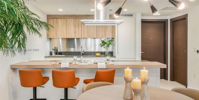 1000 Brickell Plaza 2711, Miami, FL 33131