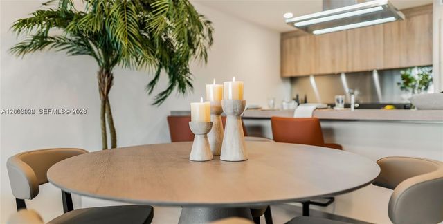 1000 Brickell Plaza 2711, Miami, FL 33131