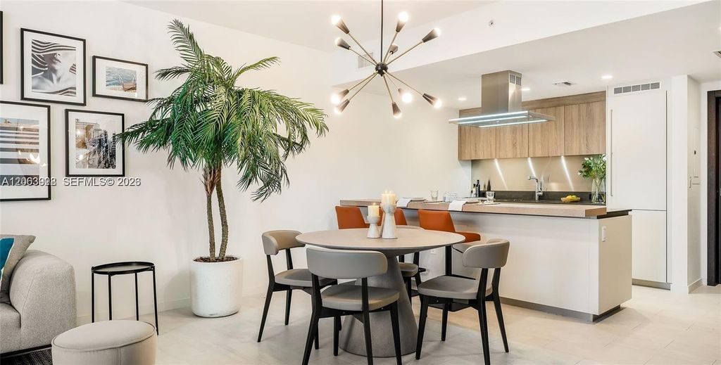 1000 Brickell Plaza 2711, Miami, FL 33131