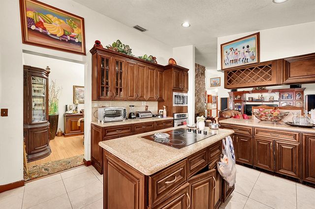 5172 NW 84th Road, Coral Springs, FL 33067