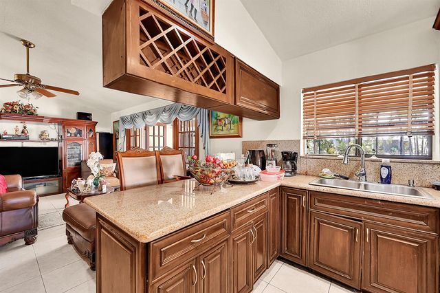 5172 NW 84th Road, Coral Springs, FL 33067