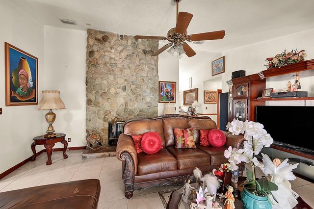 5172 NW 84th Road, Coral Springs, FL 33067