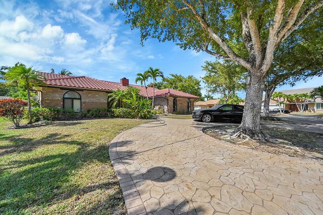 5172 NW 84th Road, Coral Springs, FL 33067