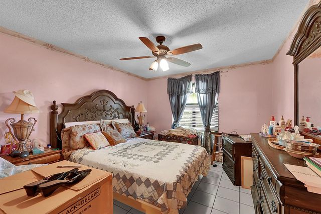 5172 NW 84th Road, Coral Springs, FL 33067