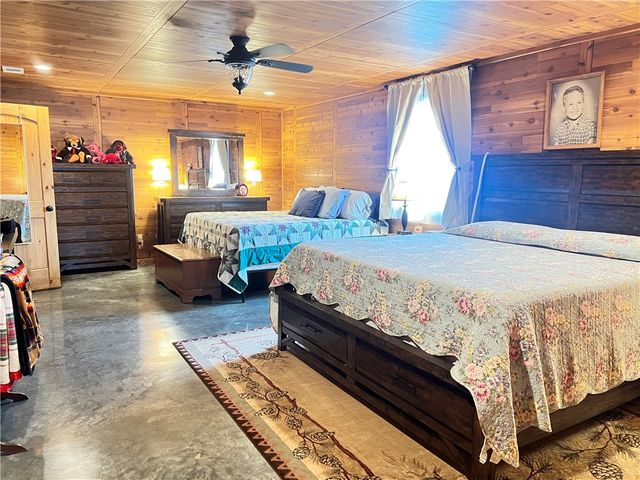 105 CR 1751, London, AR 72847