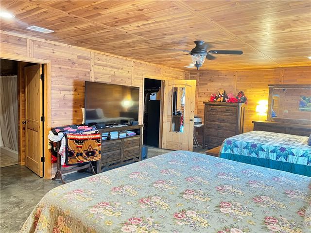 105 CR 1751, London, AR 72847