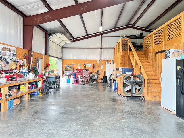 105 CR 1751, London, AR 72847