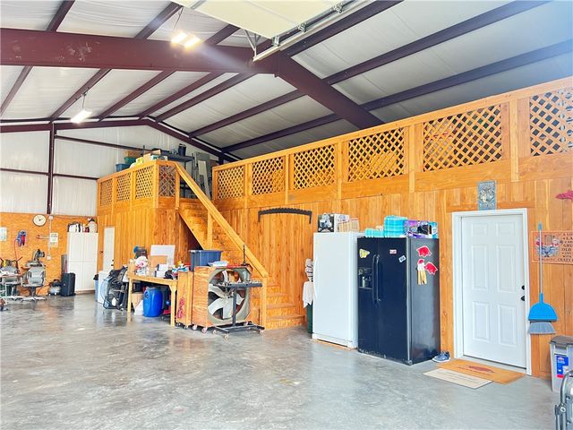 105 CR 1751, London, AR 72847