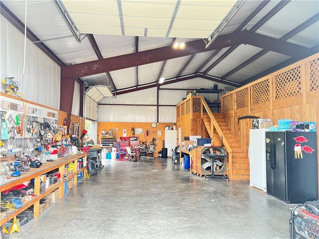 105 CR 1751, London, AR 72847