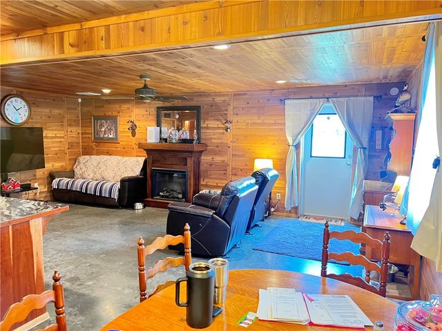 105 CR 1751, London, AR 72847