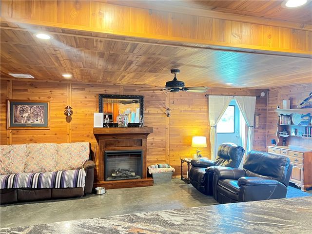105 CR 1751, London, AR 72847