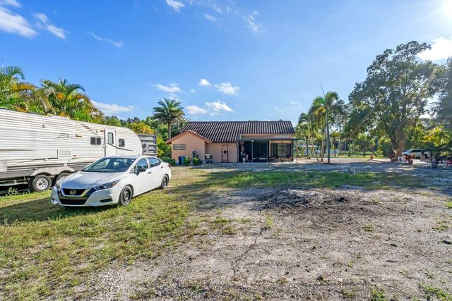 15857 N 75th Lane N, Loxahatchee, FL 33470