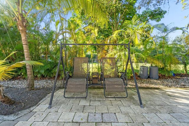 15857 N 75th Lane N, Loxahatchee, FL 33470